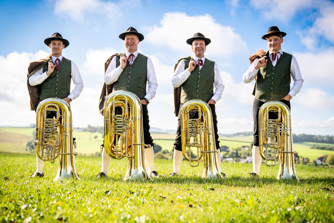 tuba01